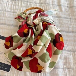 Hamamonyo Furoshiki Wrapping Cloth | Bamboo handles